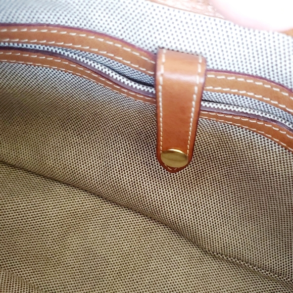 Dooney & Bourke Florentine Ellie Leather Crossbody Bag In Natural - Picture 9 of 16